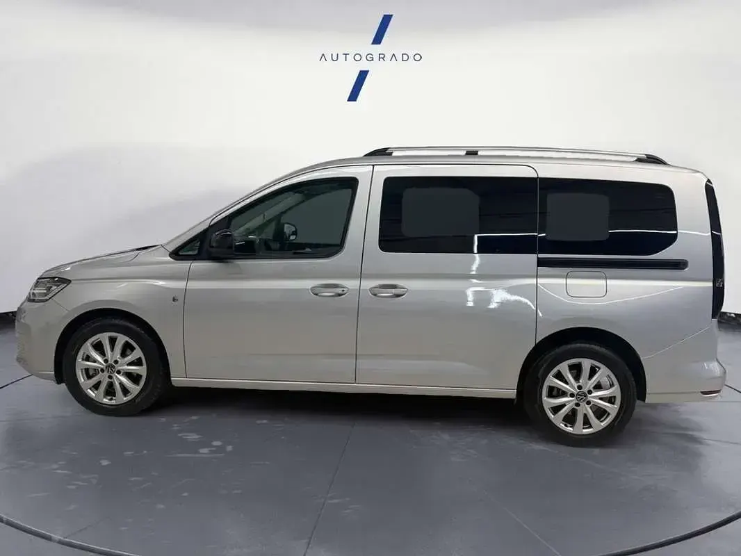 Usado VW Caddy Maxi 113 CV (83 kW) 2023 Gris Monovolumen