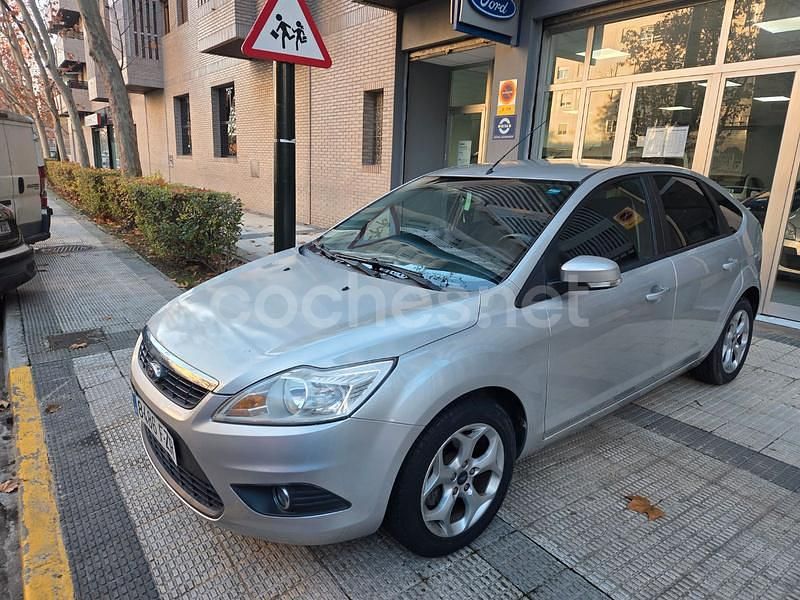 Gris / plata Usado 2008 Ford Focus Trend Berlina | 5850 € (Un poco caro) - Imagen 1/4