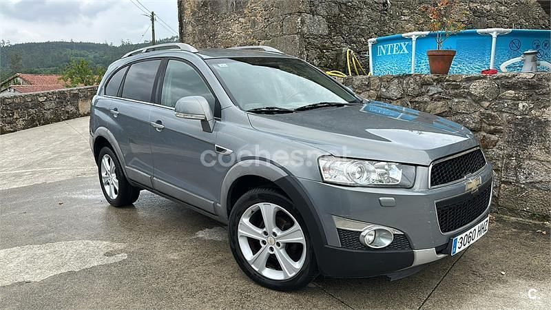 Usado Chevrolet Captiva LTZ 184 CV (135 kW) 2012 Gris / plata SUV
