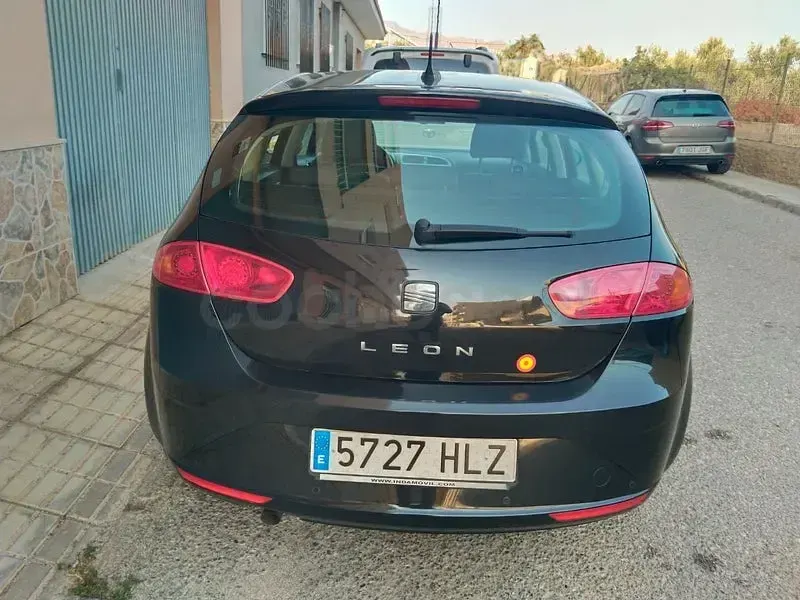 Usado Seat Leon Copa 105 CV (77 kW) 2012 Negro Berlina