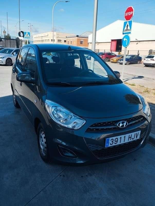 Usado Hyundai i10 Classic 69 CV (50 kW) 2012 Gris Utilitario