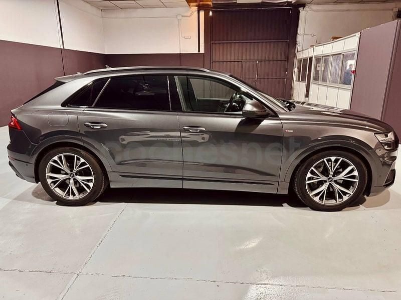 Usado Audi Q8 S-Line 286 CV (210 kW) 2022 Gris SUV