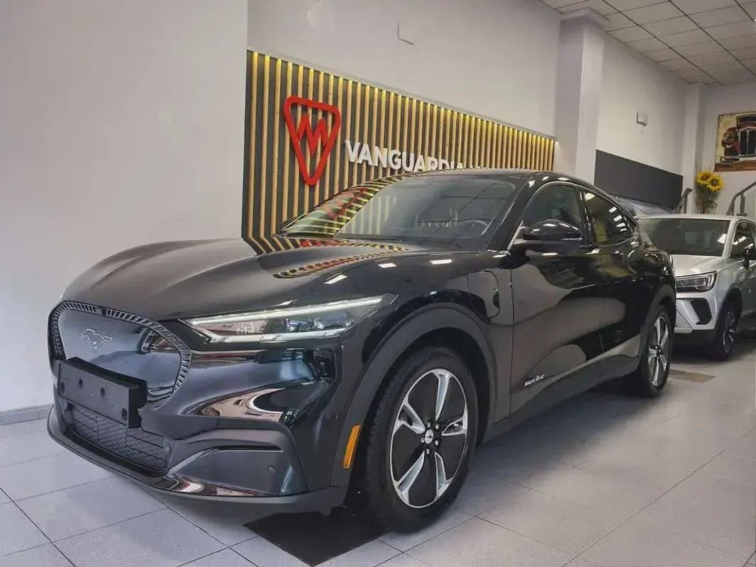 Usado Ford Mustang Mach-E 197 kW (268 CV) 2024 Negro SUV