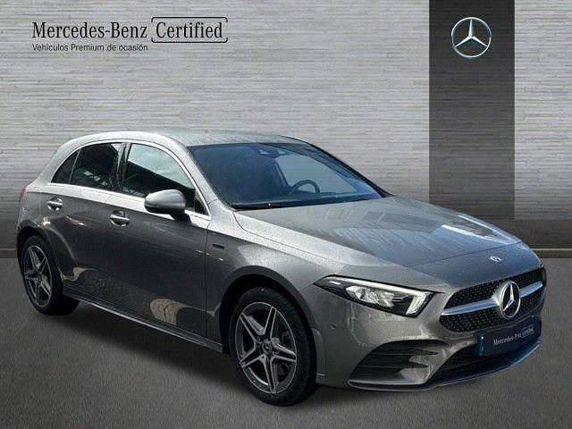 Usado Mercedes A250 AMG line 218 CV (160 kW) 2020 Gris montaña Berlina