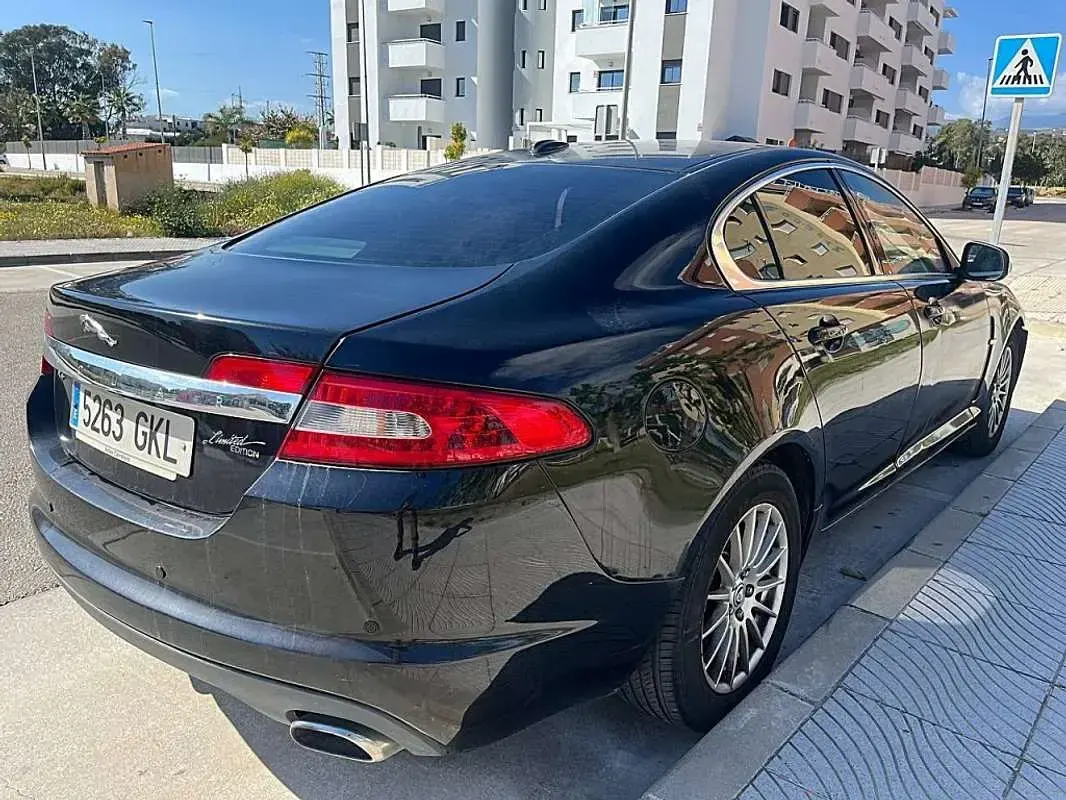 Usado Jaguar XF Premium Luxury 207 CV (152 kW) 2009 Negro Berlina