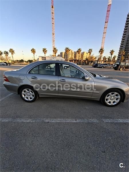 Usado Mercedes C180 Elegance 143 CV (105 kW) 2005 Beige Berlina