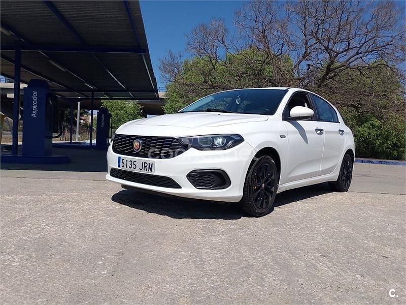 Usado Fiat Tipo Easy 95 CV (69 kW) 2016 Blanco Berlina