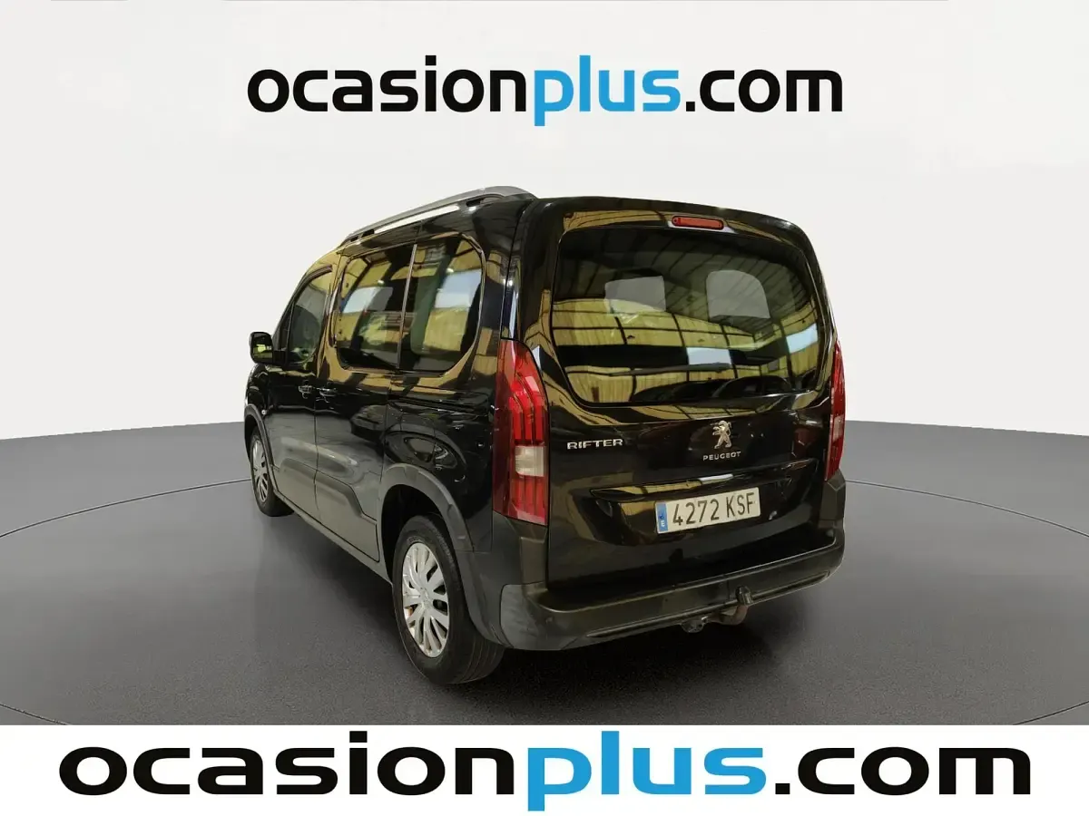Usado Peugeot Rifter Active 130 CV (95 kW) 2018 Negro Monovolumen