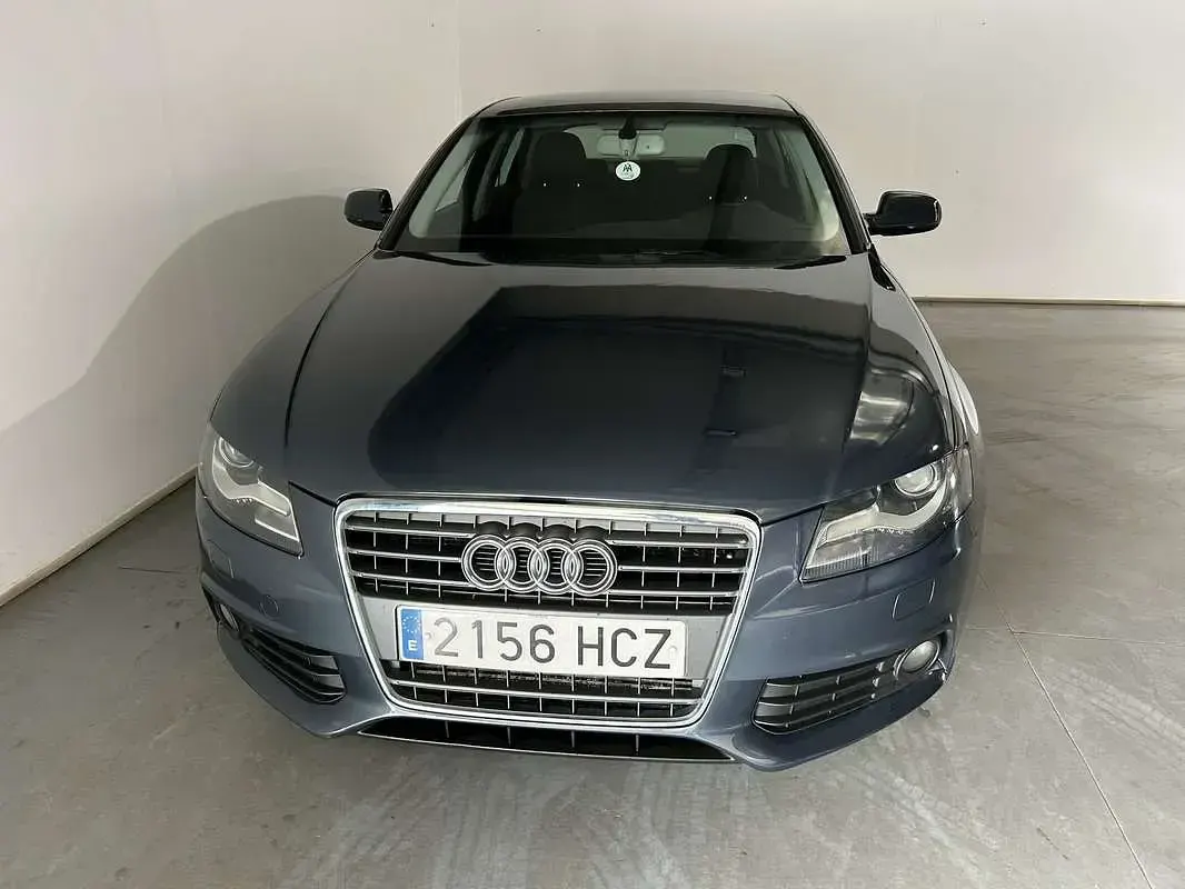 Usado Audi A4 Premium 136 CV (100 kW) 2011 Azul Berlina