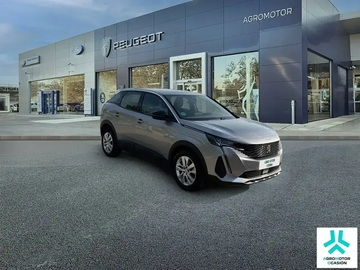 Usado Peugeot 3008 Active 130 CV (95 kW) 2021 Gris SUV