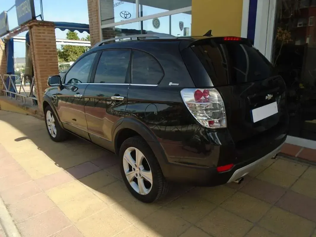 Usado Chevrolet Captiva LTZ 184 CV (135 kW) 2012 Negro SUV
