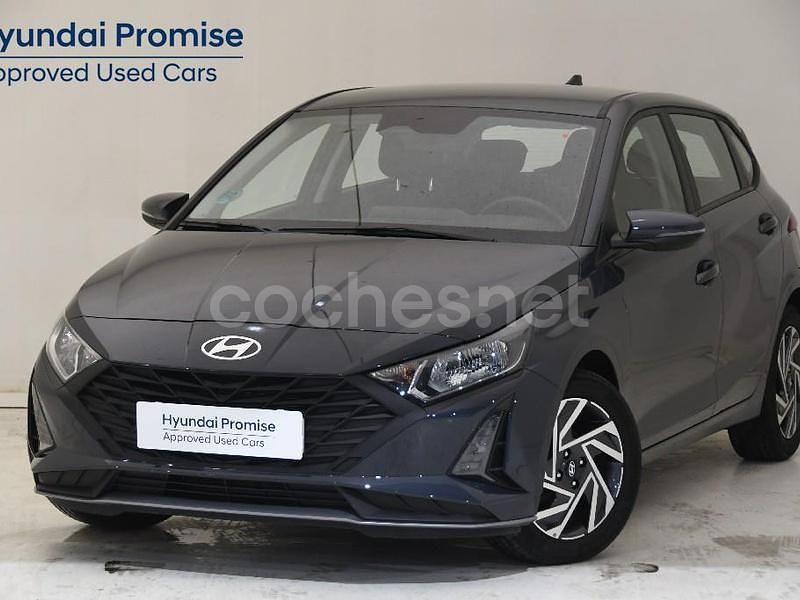 Gris / plata Usado 2025 Hyundai i20 Berlina | 15.900 € (Buen precio) - Imagen 1/4