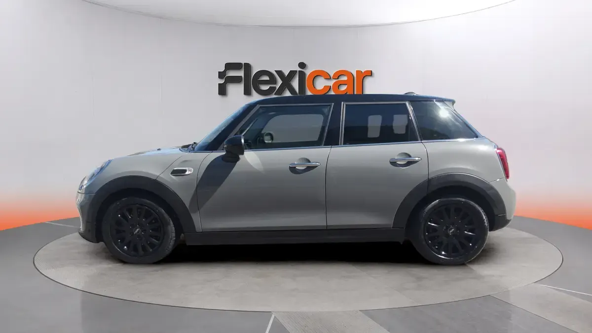 Usado Mini Cooper 136 CV (100 kW) 2019 Gris Utilitario