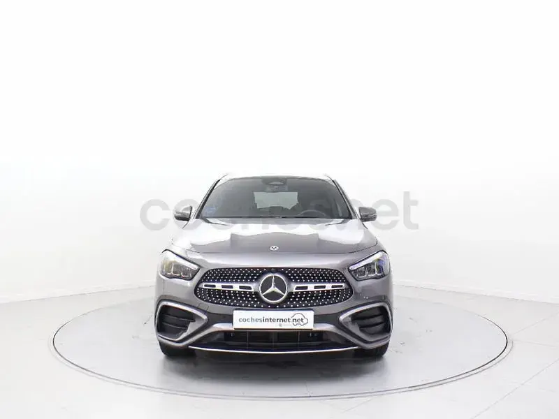 Usado Mercedes GLA250 218 CV (160 kW) 2025 Gris / plata SUV