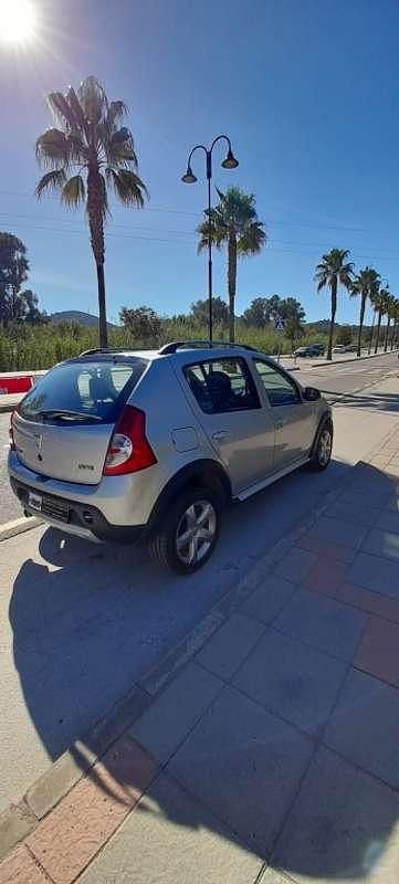 Usado Dacia Sandero Stepway 88 CV (64 kW) 2012 Gris Utilitario