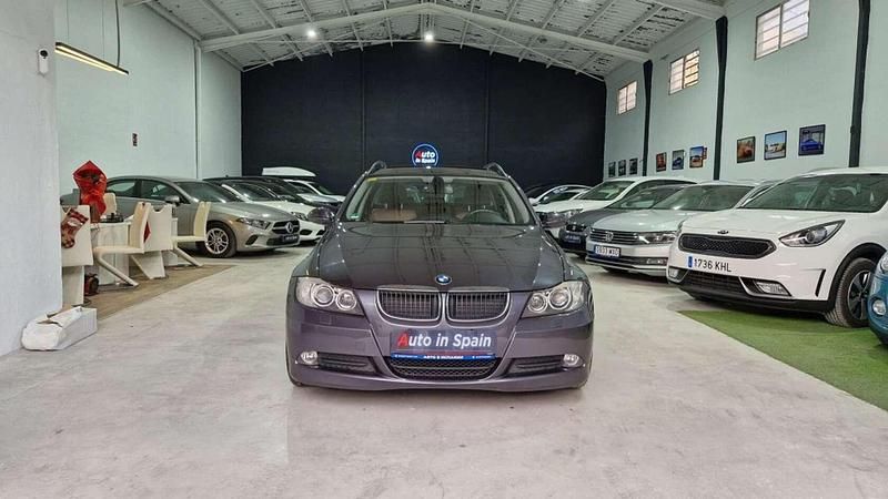 Usado BMW 318 143 CV (105 kW) 2008 Gris Berlina