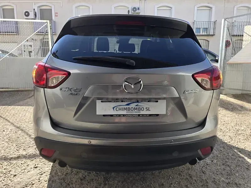 Usado Mazda CX-5 Luxury 175 CV (128 kW) 2014 Gris / plata SUV