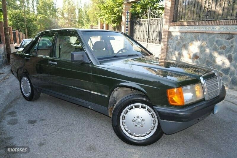 Usado Mercedes 190 Elegance 125 CV (91 kW) 1983 Beige Berlina