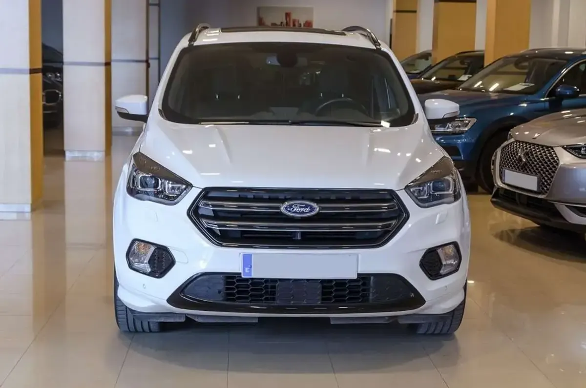 Usado Ford Kuga ST-Line 176 CV (129 kW) 2019 Blanco SUV