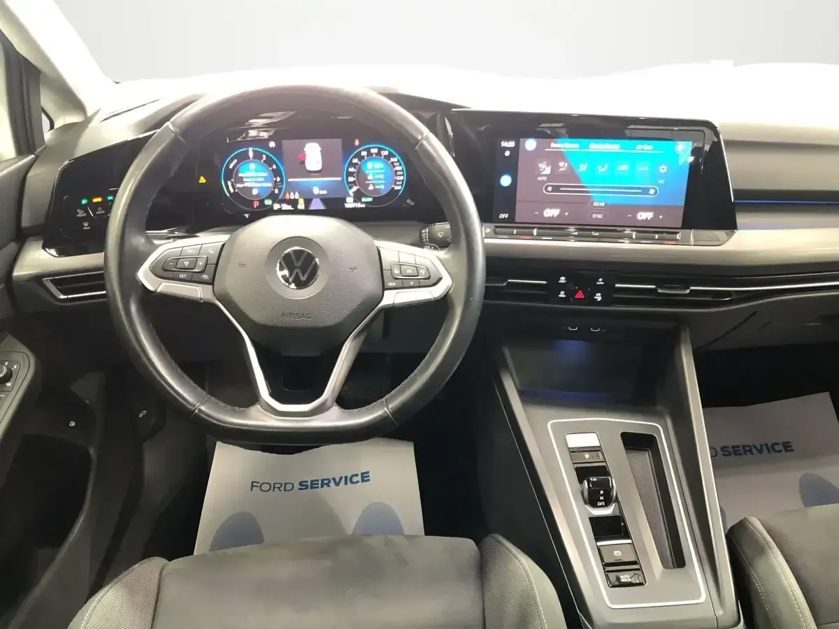 Occasion VW Golf VIII GTE 204 ch (150 kW) 2022 Blanc Berline