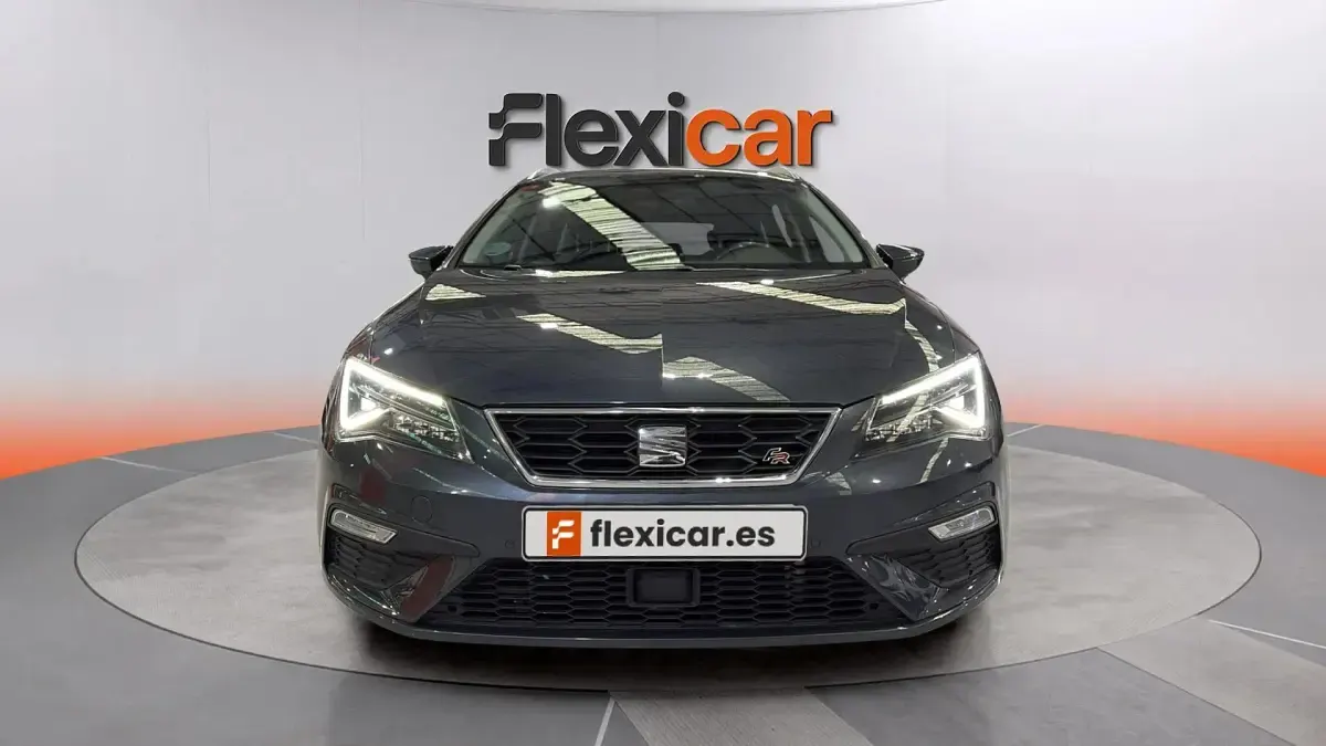 Używany Seat Leon FR 190 KM (139 kW) 2019 Szary Sedan/Limuzyna