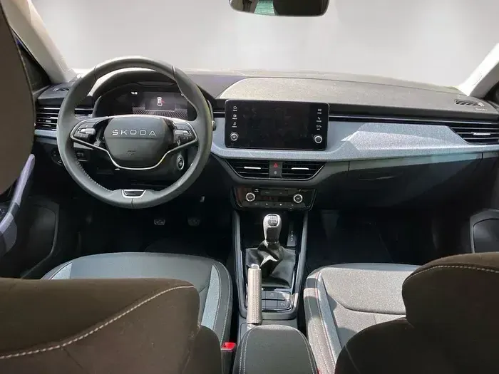 Nuevo Skoda Scala Selection 115 CV (84 kW) 2025 Azul Utilitario