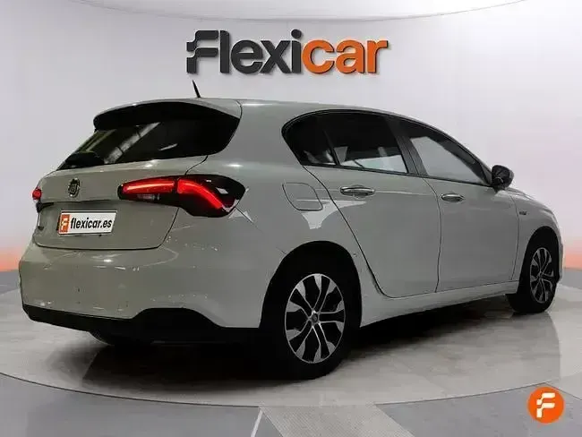 Begagnad Fiat Tipo City Life 101 HK (74 kW) 2022 Vit Sedan