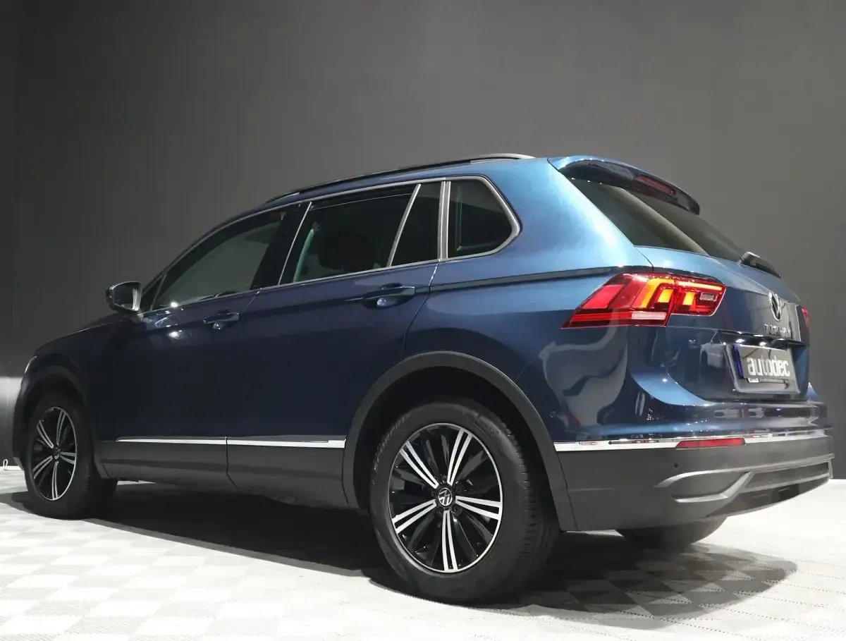 Usado VW Tiguan Life 150 CV (110 kW) 2020 Azul SUV
