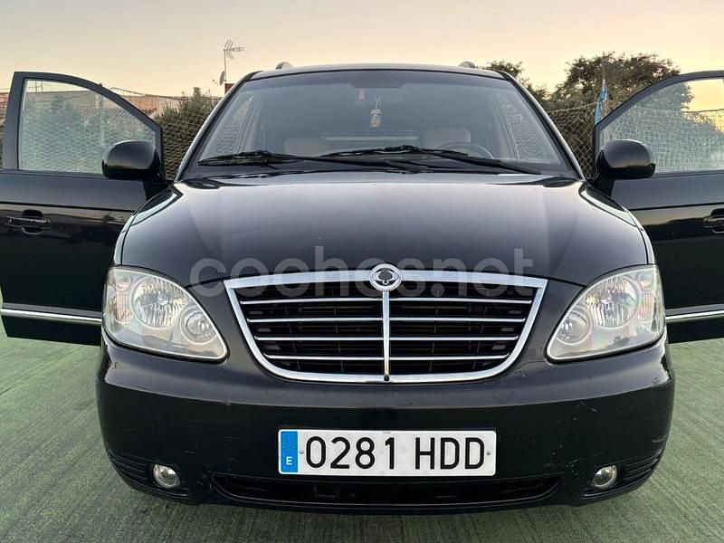 Negro Usado 2011 Ssangyong (KGM) Rodius Monovolumen | 9500 € (Un poco caro) - Imagen 1/4