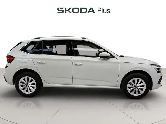 Usado Skoda Kamiq Selection 115 CV (84 kW) 2025 Rojo SUV