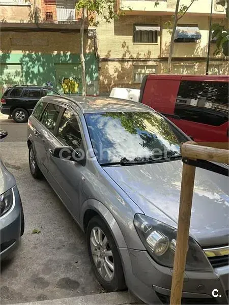 Usado Opel Astra Cosmo 150 CV (110 kW) 2005 Gris / plata Berlina