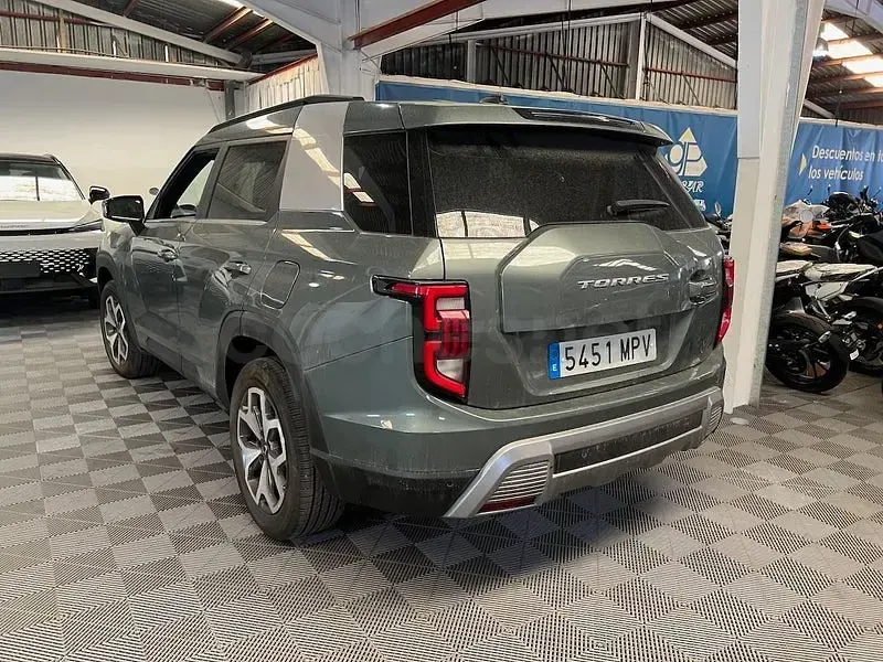 Usado KGM Torres 163 CV (119 kW) 2024 Gris / plata SUV