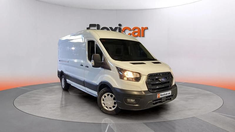 Usado Ford Transit 131 HP (96 kW) 2023 Branco Sedan