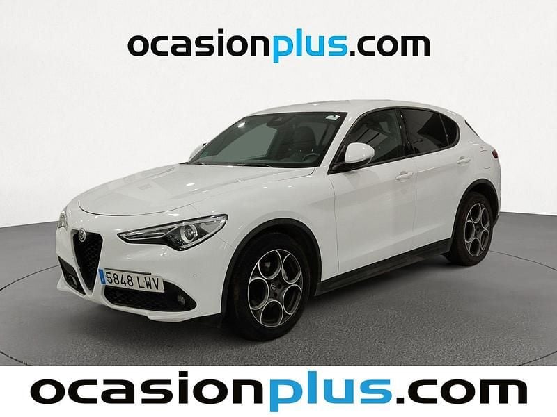 Usado Alfa Romeo Stelvio Sprint 160 CV (117 kW) 2022 Blanco SUV
