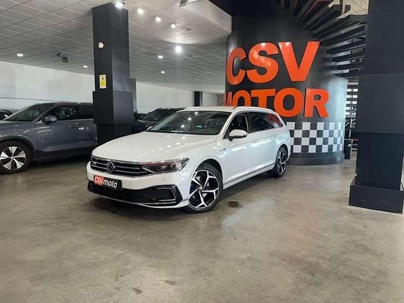 Usado VW Passat GTE 218 CV (160 kW) 2022 Blanco Familiar