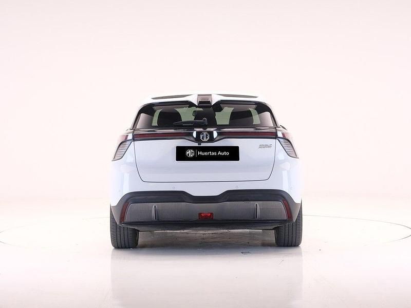 Usado MG MG4 EV Luxury 150 kW (204 HP) 2023 Branco Citadino