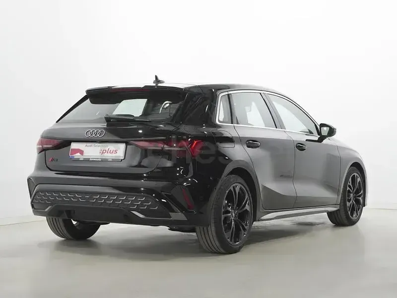 Usado Audi A3 150 CV (110 kW) 2024 Negro Berlina