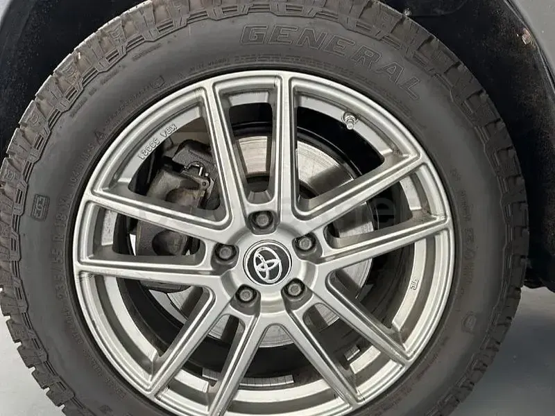 Käytetty Toyota RAV4 Advance 150 HP (110 kW) 2016 Ruskea Katumaasturi