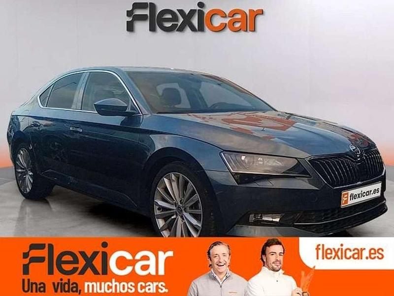 Negro Usado 2019 Skoda Superb Style Berlina | 13.890 € (Super precio) - Imagen 1/4