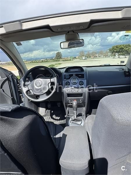 Usado Renault Mégane Cabriolet Authentique 110 CV (80 kW) 2006 Gris / plata Descapotable