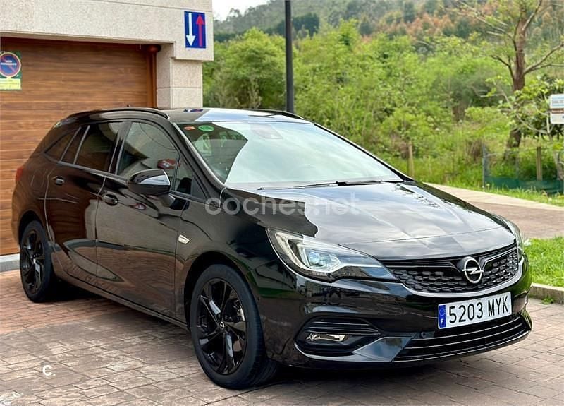 Usado Opel Astra Ultimate 122 HP (89 kW) 2021 Preto Carrinha