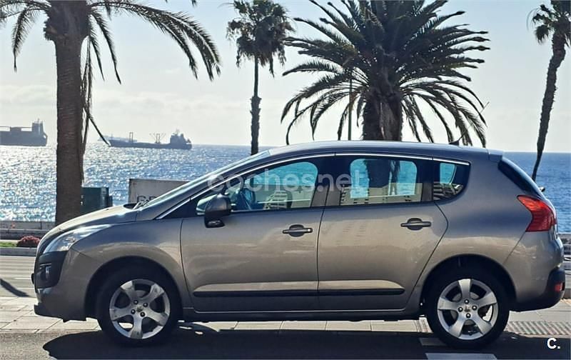 Marrón Usado 2013 Peugeot 3008 Active Berlina | 5499 € (Precio justo) - Imagen 1/4