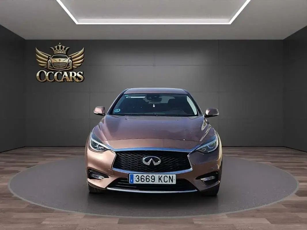 Usado Infiniti Q30 Premium 170 CV (125 kW) 2017 Beige Utilitario