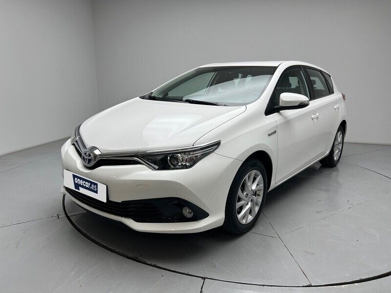 Blanco Usado 2019 Toyota Auris Hybrid Business Edition Berlina | 17.900 € (Un poco caro) - Imagen 1/4