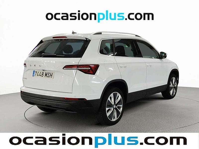 Usado Skoda Karoq Ambition 110 CV (80 kW) 2024 Blanco SUV