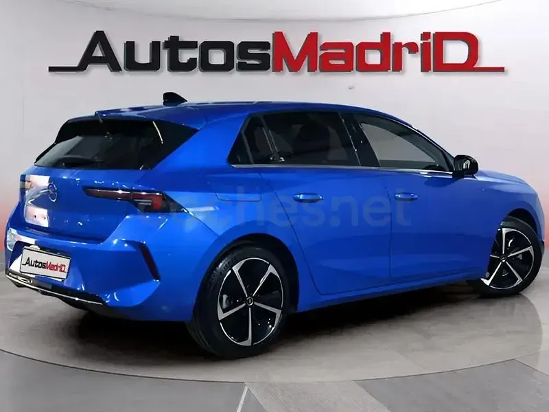 Usado Opel Astra Elegance 131 CV (96 kW) 2023 Azul Berlina