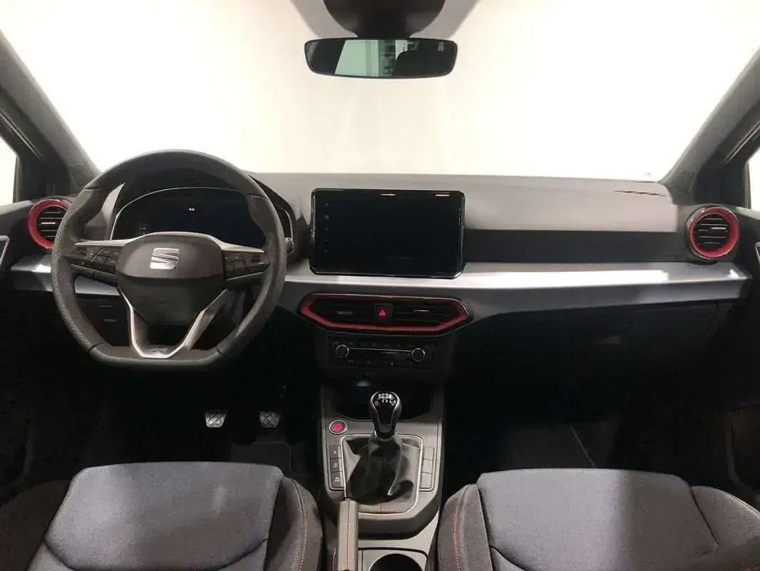 Usado Seat Ibiza FR 110 CV (80 kW) 2024 Blanco Utilitario