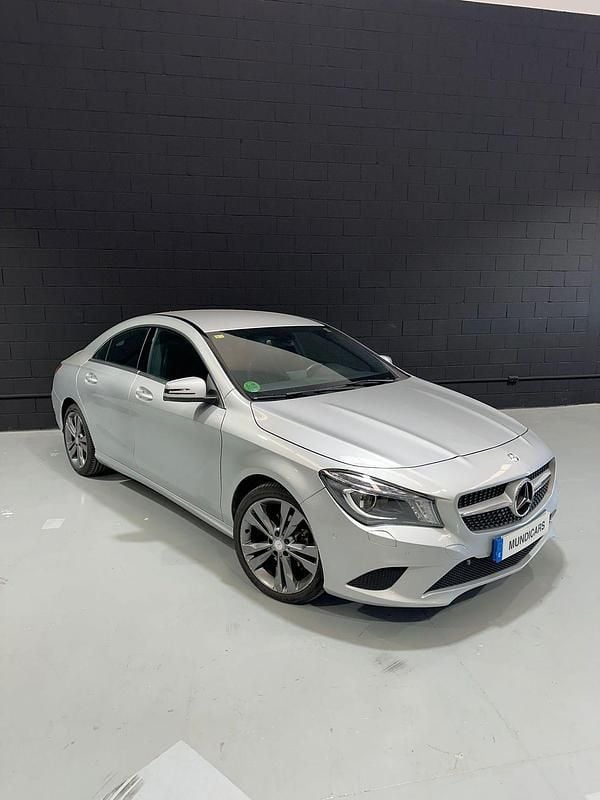 Usado Mercedes CLA220 Urban 171 CV (125 kW) 2014 Plateado Berlina