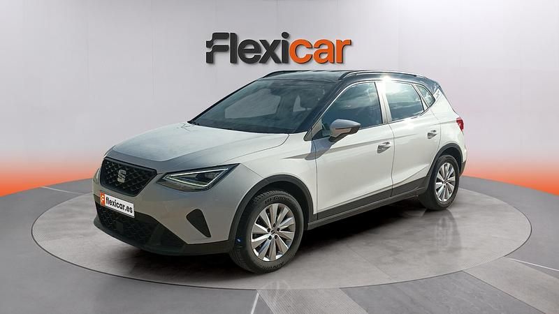 Usado Seat Arona Style 110 CV (80 kW) 2023 Blanco SUV
