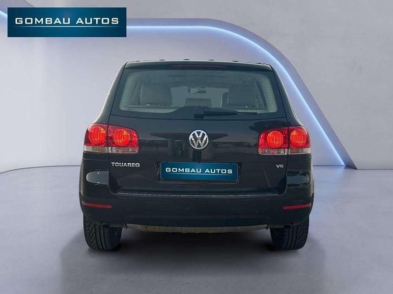 Usado VW Touareg 220 CV (161 kW) 2004 Negro SUV